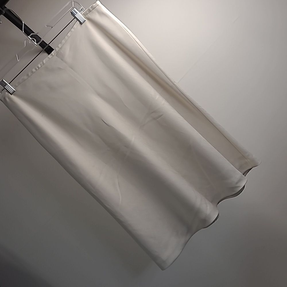 Doncaster sz 12 100% polyester bias cut skirt